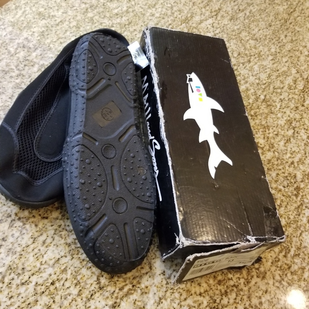 Maui wet slippers